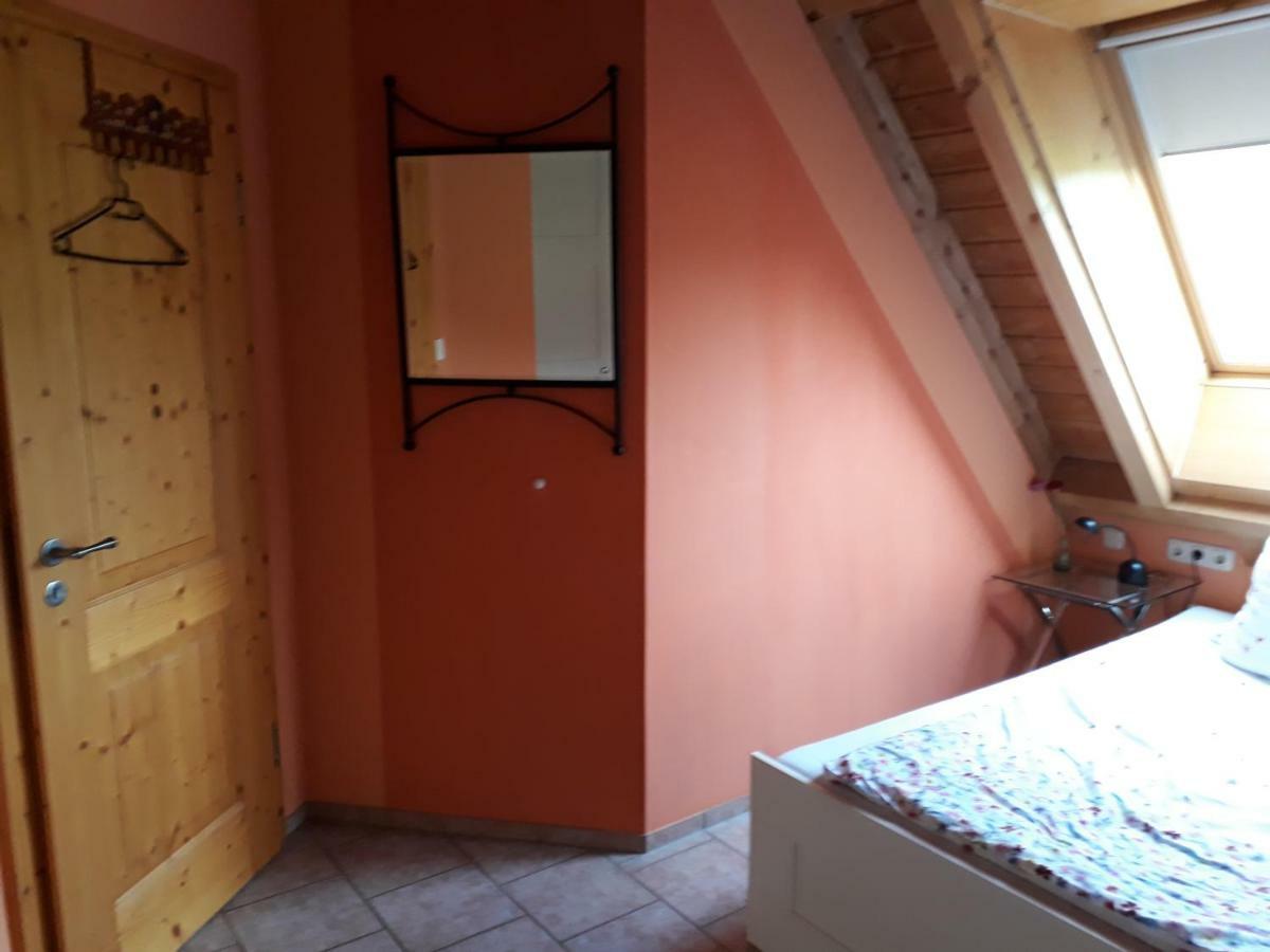 Gaestezimmer In Traumhafter Lage Neben Der Kurstadt Oberthulba ภายนอก รูปภาพ